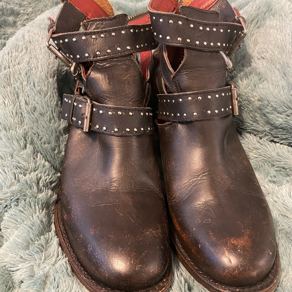 FREEBIRDs!  Genuine leather women’s boots